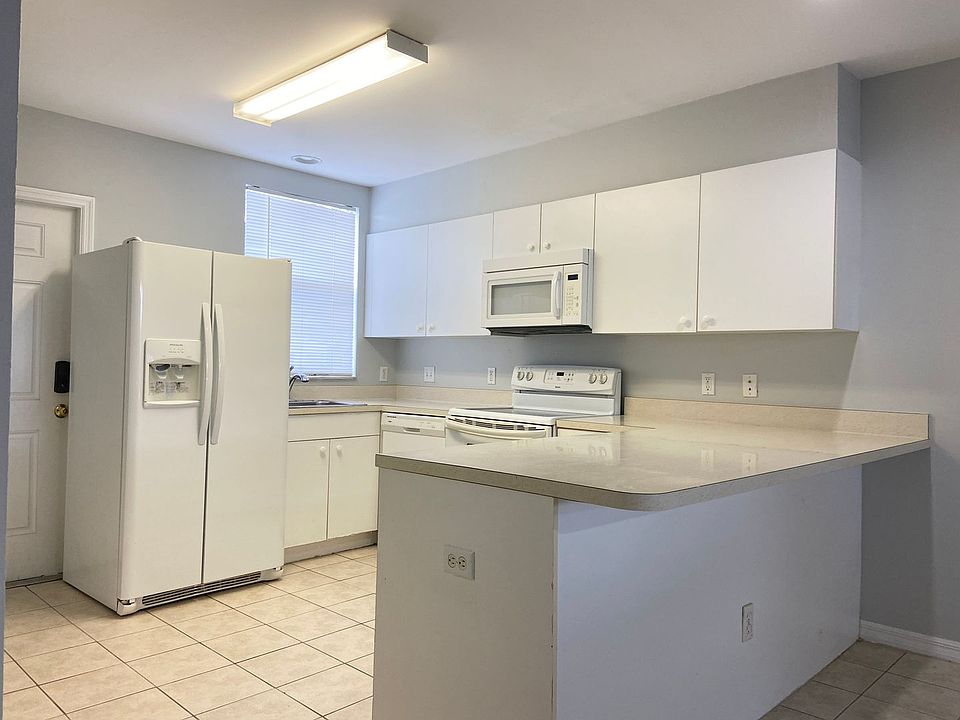 1st image of 4903 York St APT 103