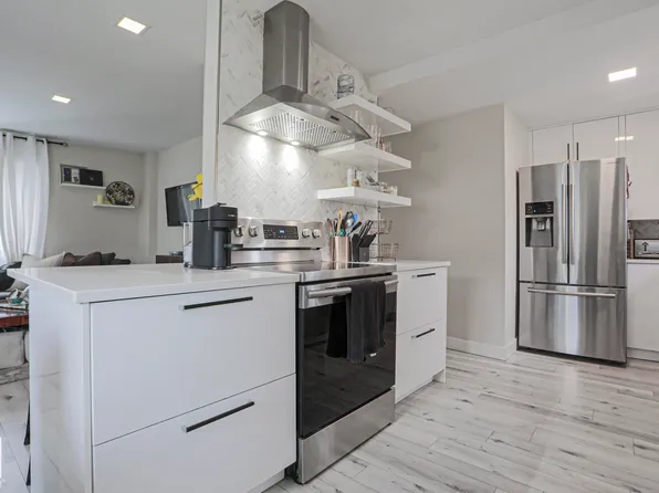 9319 92nd St NW, Edmonton, AB T6C 3R7