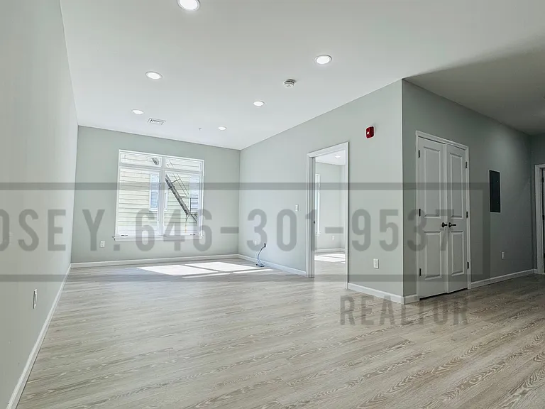 115-117 Hamilton Ave #197 — Photo 4