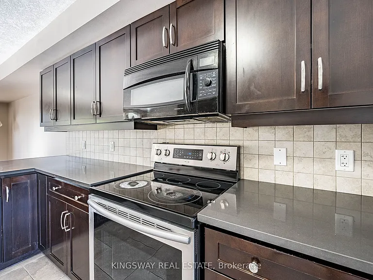 275 Old Huron Rd E #15 — Photo 15
