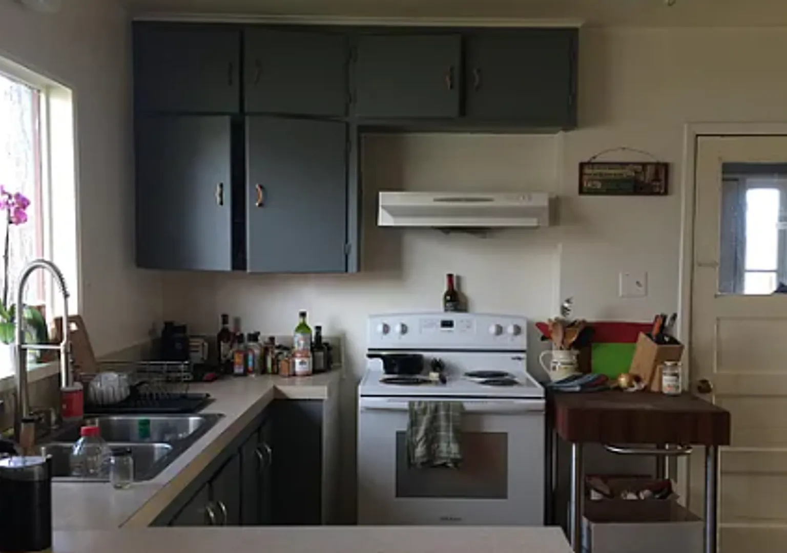 Spacious 3 Bedroom Home Available! — Photo 2
