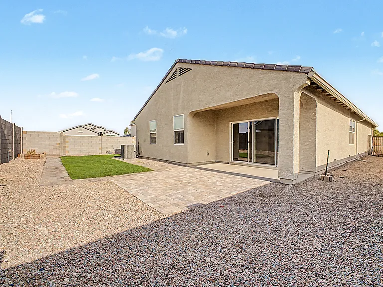 1302 W Raymond Ave — Photo 32