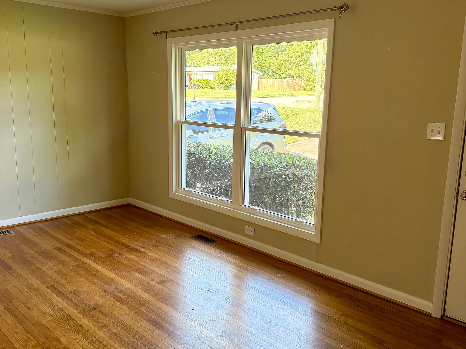 3 bed, 1000 sqft, $1,800 — Photo 4