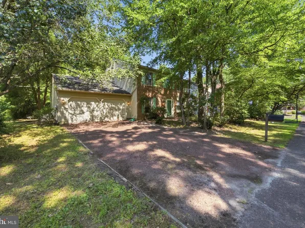 5 Prince Andrew Ct, Marlton, NJ 08053