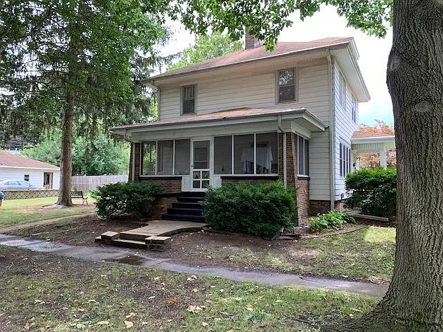 1501 W Church St photo 1