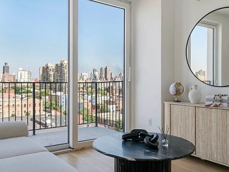 11-14 35th Ave #812 — Photo 3