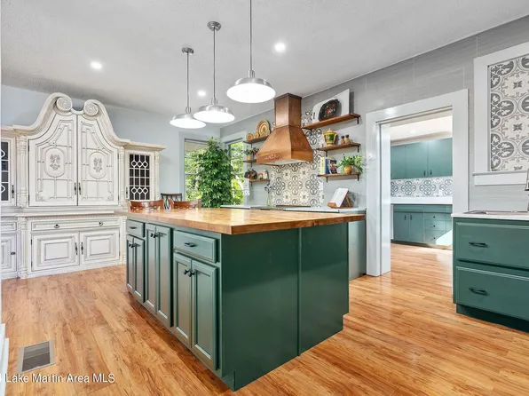603 Holley Ave, Camp Hill, AL 36850