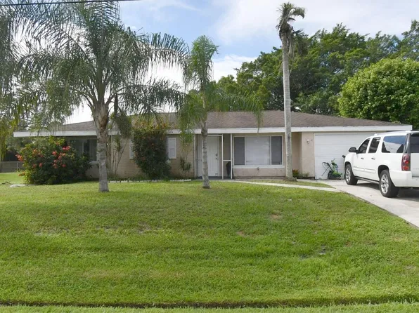 366 SE Evans Ave, Port Saint Lucie, FL 34984