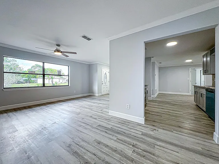3230 Caulfield St — Photo 14