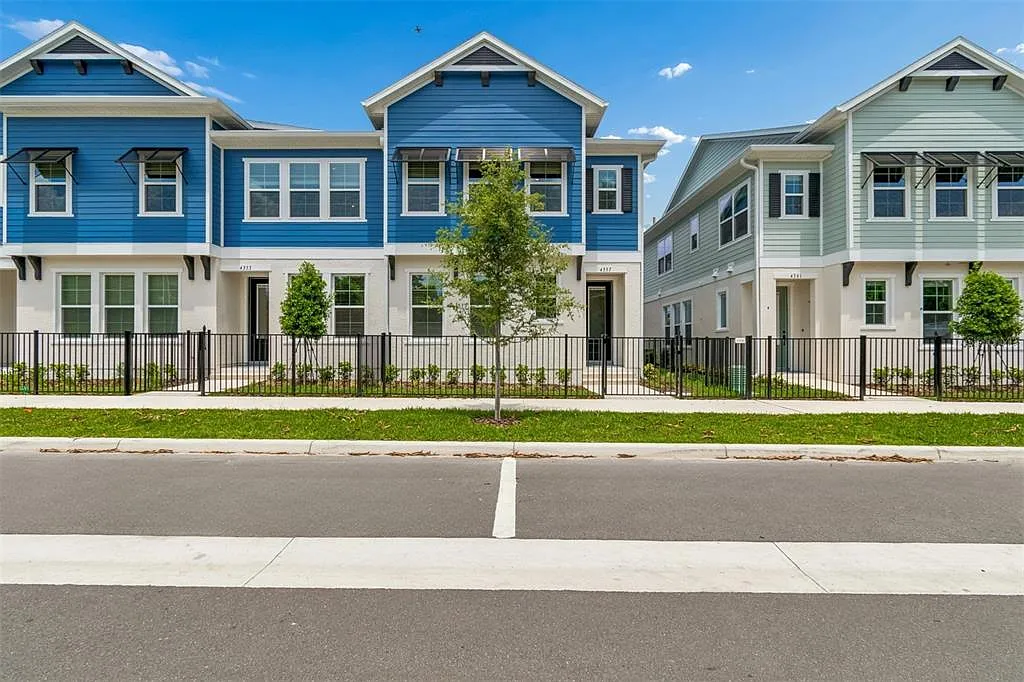 3 bed, 2.5 bath, 1932 sqft, $3,800 — Photo 1