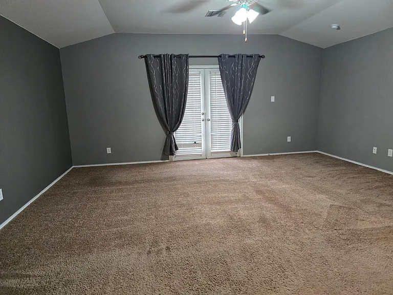 5561 Othello Dr — Photo 51