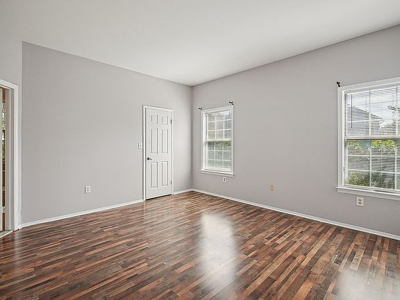Master bedroom large walk-in closet lots of room for storage