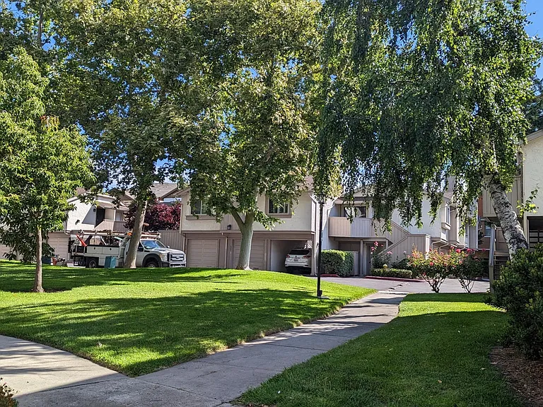 2470 Kimpton Ct — Photo 27