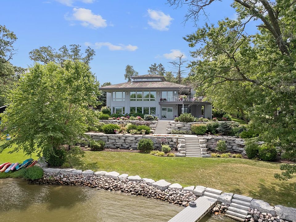 1st image of 521 Canyon Cir