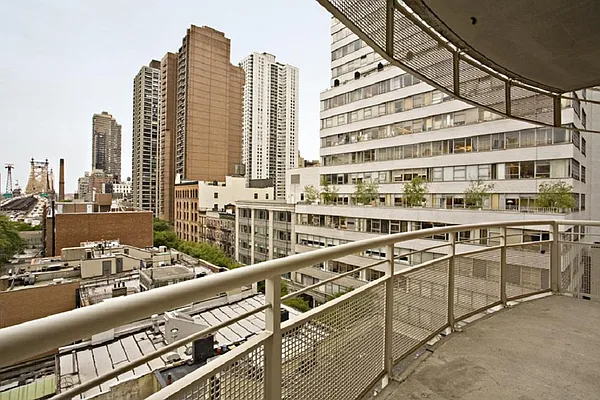Sold by Corcoran | media 3