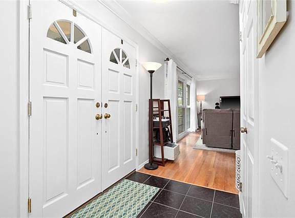 4th image of 11734 Holly Springs Dr