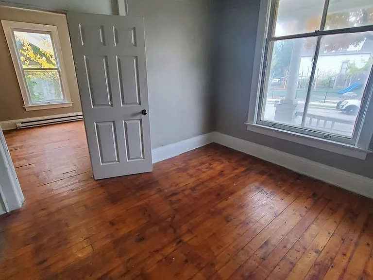 2106- 2106A W Keefe Ave (Duplex) — Photo 3
