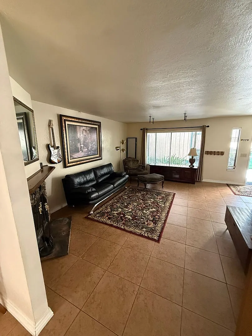 Furnished or UnFurnished Condo — Photo 3