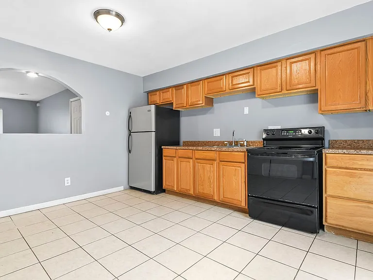 509 White City Blvd — Photo 8
