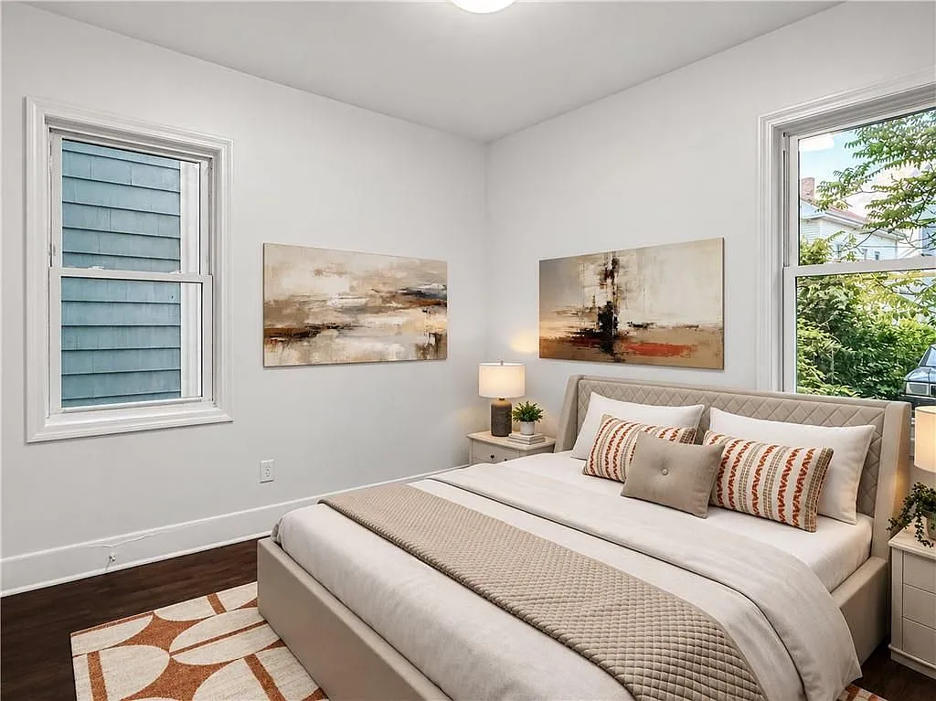 3 bed, 2.0 bath, 1050 sqft, $2,899 — Photo 4