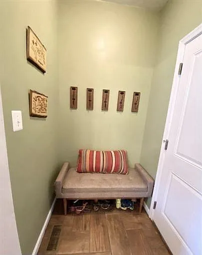 9411 Wood Creek Cir — Photo 14