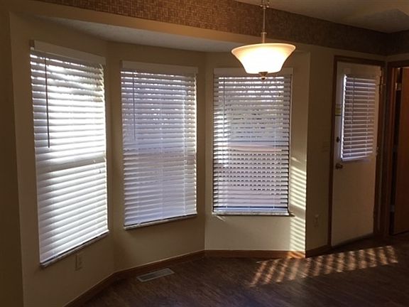 5th image of 2013 Queens Meadow Ln