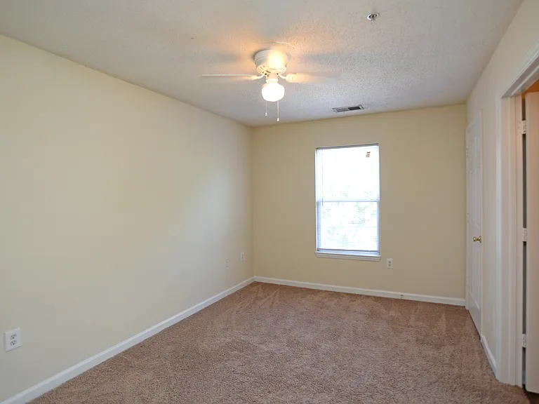 Reynolds Place Apartments — Photo 69