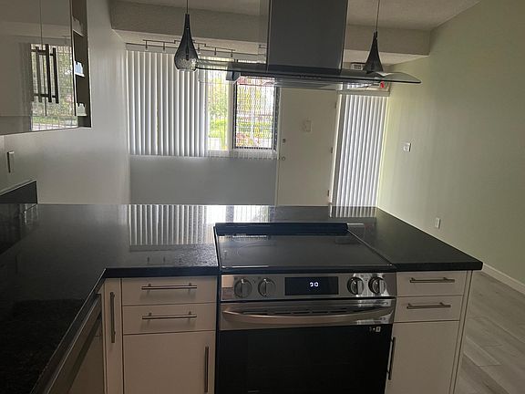 5th image of 660 W Bonita Ave APT 20H