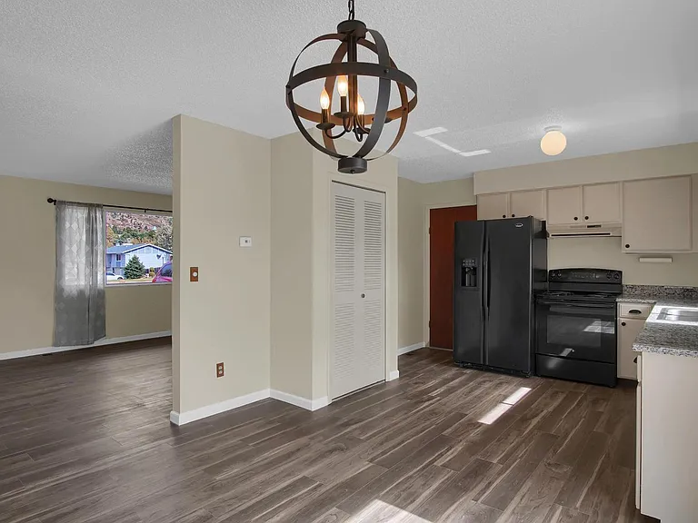 1197 Applewood Dr — Photo 8