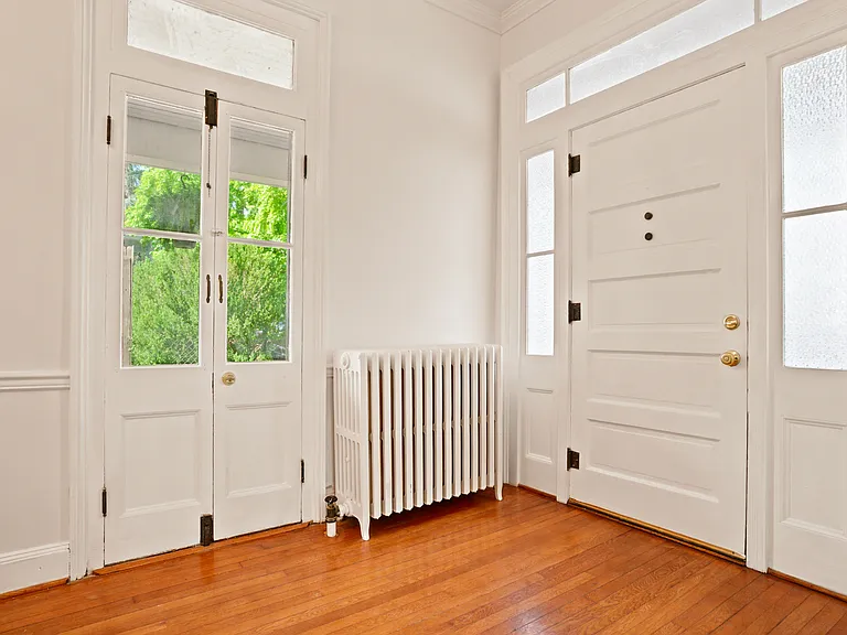 209 N Washington St — Photo 17