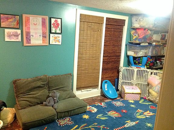 Finished garage/laundry