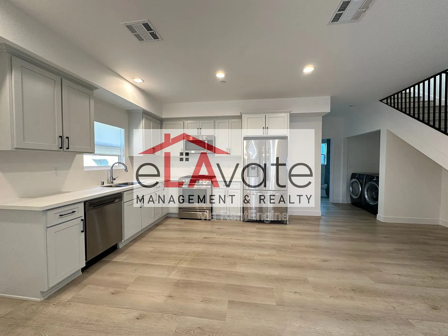3 bed, 3.0 bath, 1276 sqft, $3,495 — Photo 2