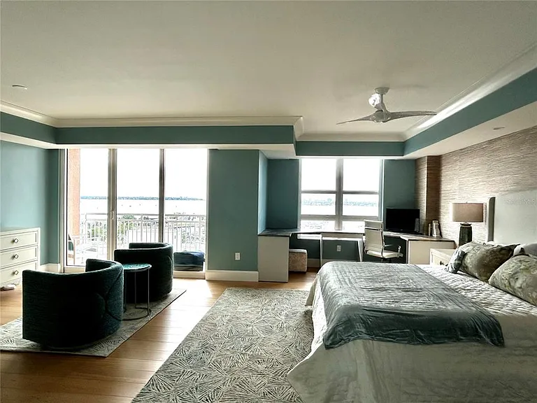 1350 Main St #1210 — Photo 31