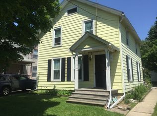 215 N River Rd, North Aurora, IL 60542