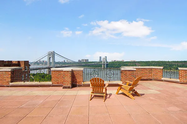 Sold by Highline Residential | media 23