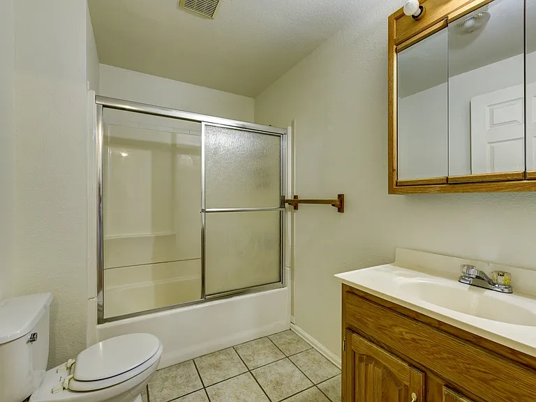 2056 Estes Ln — Photo 11