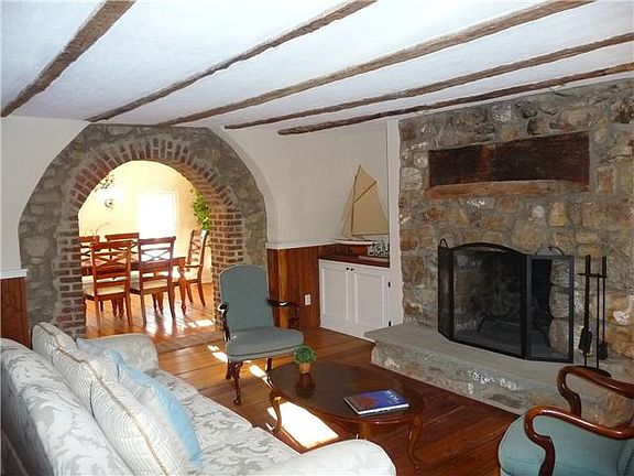 Arch to Dining Room