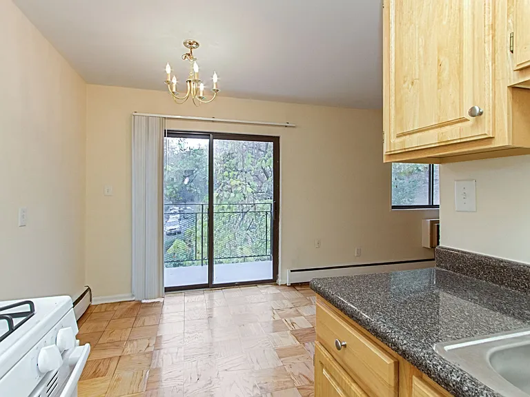 Fort Totten Apartments — Photo 5