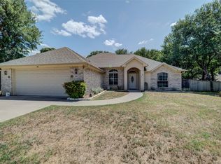 427 Half Moon Way, Runaway Bay, TX 76426