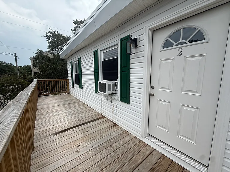 120 N Pinewood Dr #2 — Photo 15