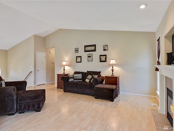3rd image of 4605 58th Dr NE