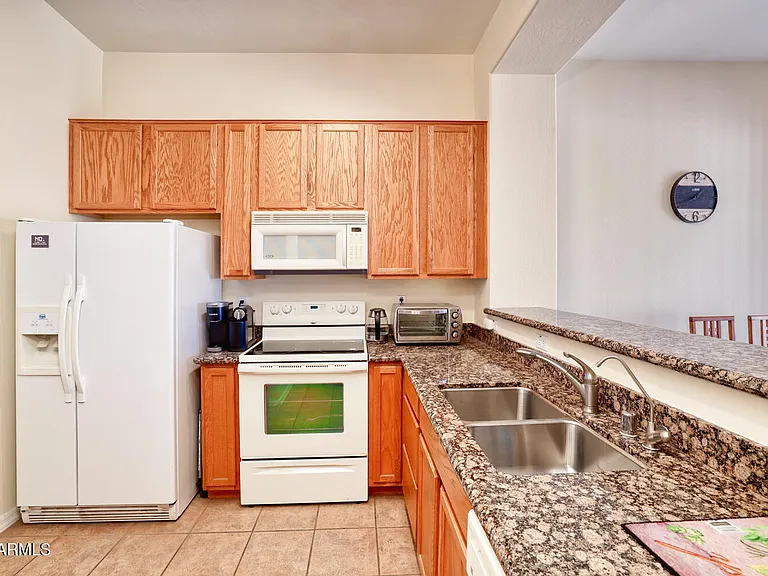 1404 W Weatherby Way — Photo 8