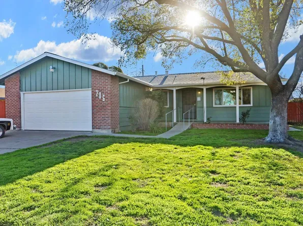206 Berkshire Ln, Stockton, CA 95207