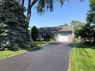 7836 W 99th St, Hickory Hills, IL