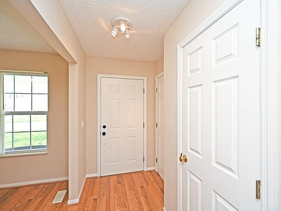 4th image of 9629 Fallsridge Ct