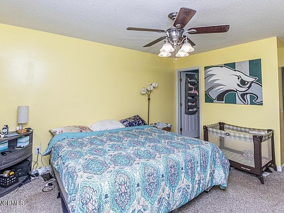 4th image of 104 Koufax Dr