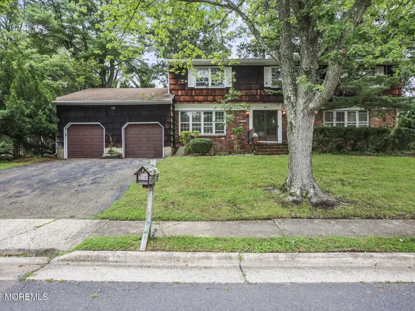 5 Spencer Circle, Marlboro, NJ 07746