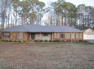 1248 Foxfire Dr NE, Arab, AL 35016