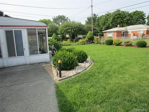 3rd image of 29529 Apolonia Dr