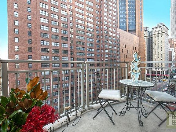 3rd image of 132 E 35th St #8H
